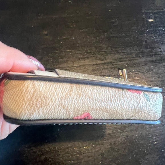 Coach coin and card Holder…. Used a couple of times .. like new - Picture 4 of 6